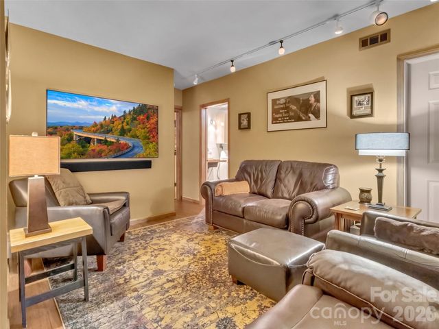 170 Wonderwood Lane, Clyde, NC 28721
