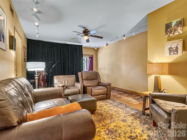 170 Wonderwood Lane, Clyde, NC 28721