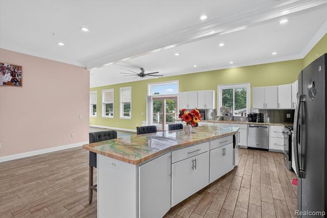 6524 Kelly Road, Flushing, MI 48433