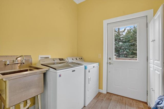 6524 Kelly Road, Flushing, MI 48433