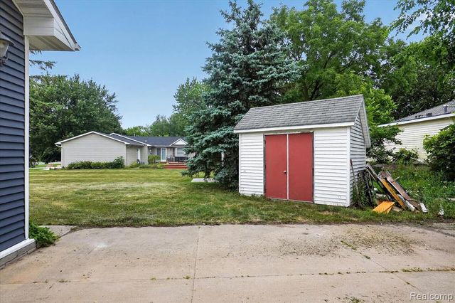 6524 Kelly Road, Flushing, MI 48433
