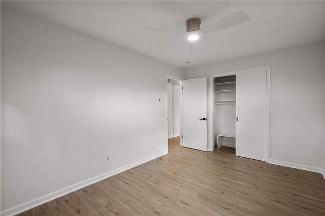 126 Woodhall Dr, Baldwin Boro, PA 15236