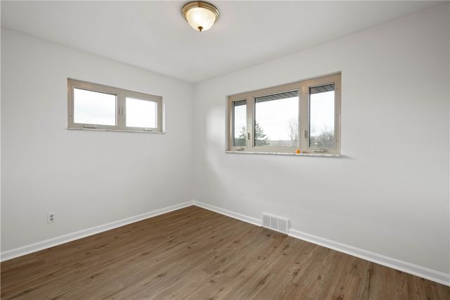 126 Woodhall Dr, Baldwin Boro, PA 15236