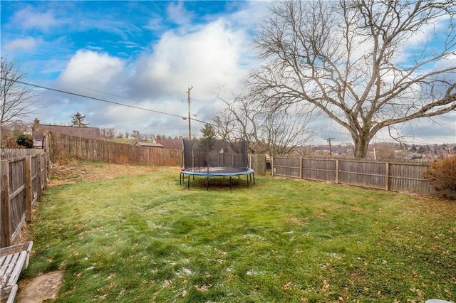 126 Woodhall Dr, Baldwin Boro, PA 15236