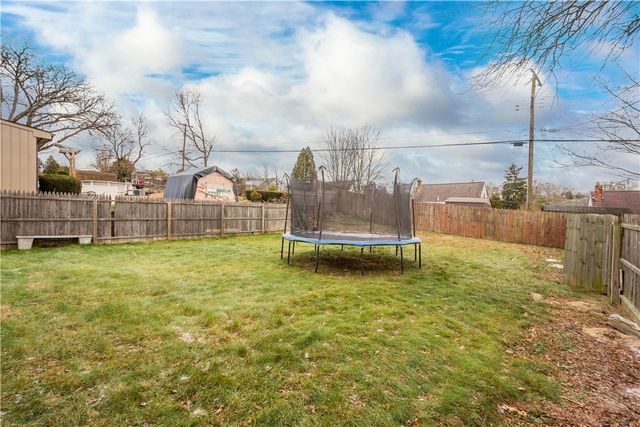 126 Woodhall Dr, Baldwin Boro, PA 15236