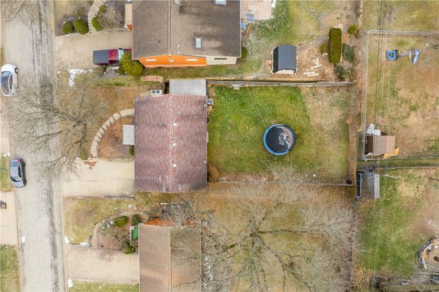 126 Woodhall Dr, Baldwin Boro, PA 15236