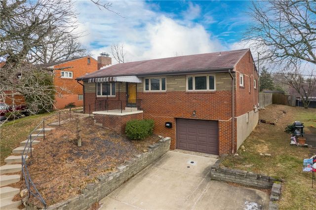 126 Woodhall Dr, Baldwin Boro, PA 15236