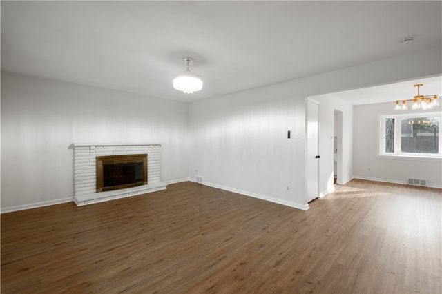 126 Woodhall Dr, Baldwin Boro, PA 15236