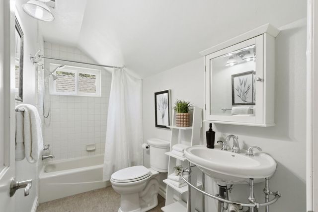 4294 S Creekhaven Rd, Auburn, CA 95602