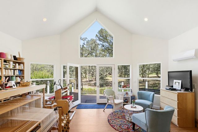 4294 S Creekhaven Rd, Auburn, CA 95602
