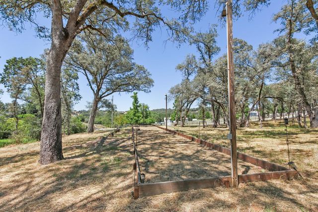 4294 S Creekhaven Rd, Auburn, CA 95602