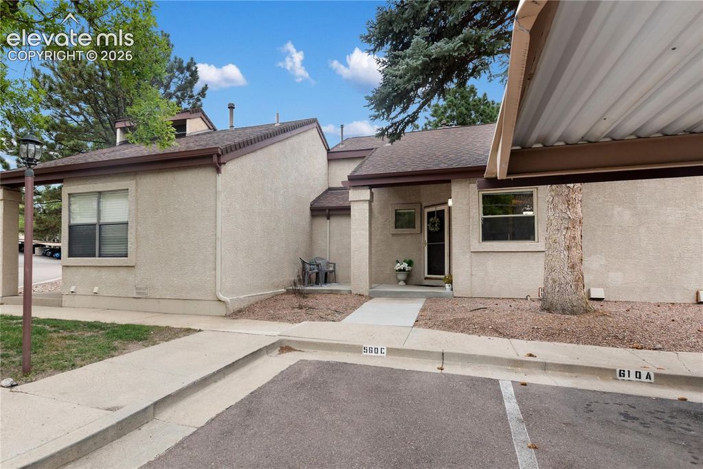 610 Autumn Crest Circle B, Colorado Springs, CO 80919 — photo 2