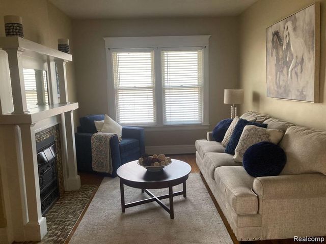 8007 3rd Street, Detroit, MI 48202