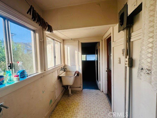 1038 N Azusa Avenue, Azusa, CA 91702