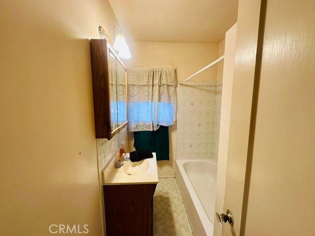 1038 N Azusa Avenue, Azusa, CA 91702