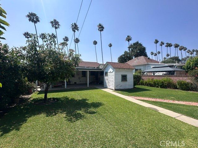 1038 N Azusa Avenue, Azusa, CA 91702