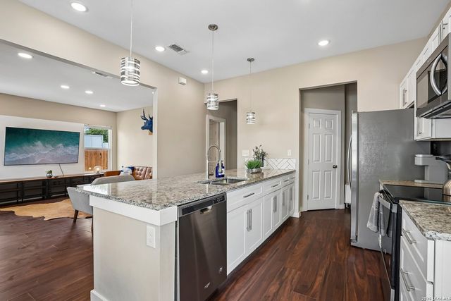 706 S OLIVE ST, San Antonio, TX 78203