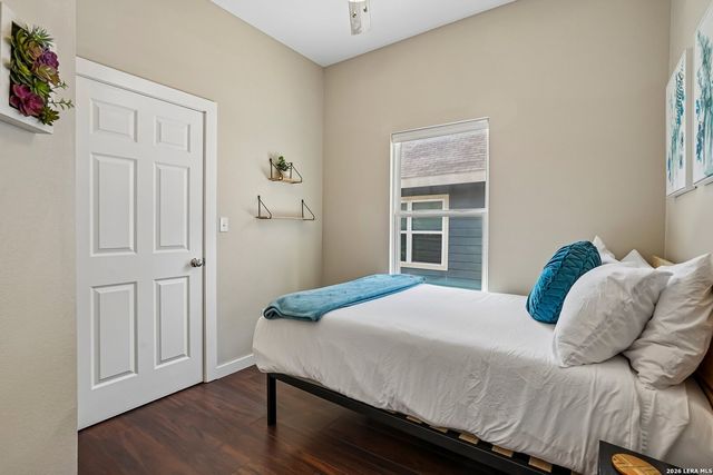 706 S OLIVE ST, San Antonio, TX 78203