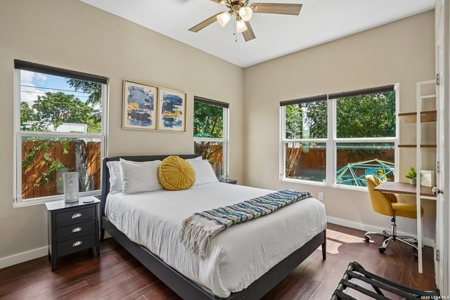 706 S OLIVE ST, San Antonio, TX 78203