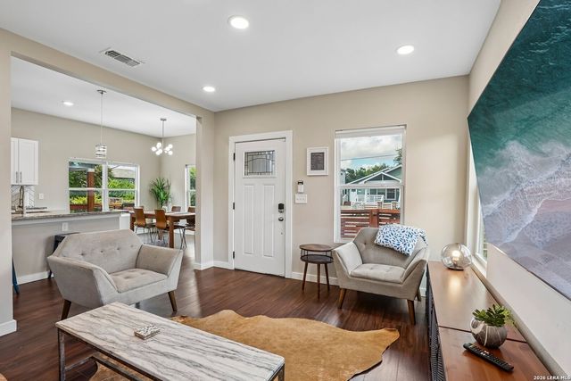 706 S OLIVE ST, San Antonio, TX 78203