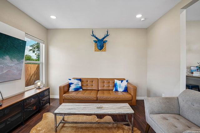 706 S OLIVE ST, San Antonio, TX 78203