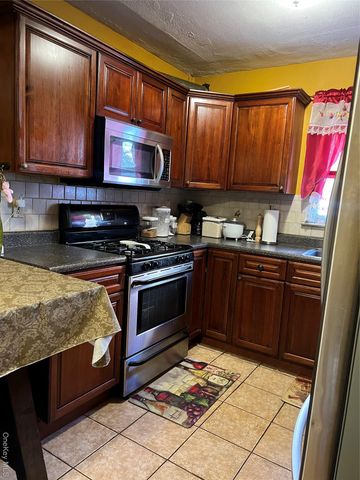 1461 E 233rd Street, Bronx, NY 10466