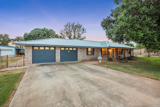 382 Windsong Lane, Fredericksburg, TX 78624