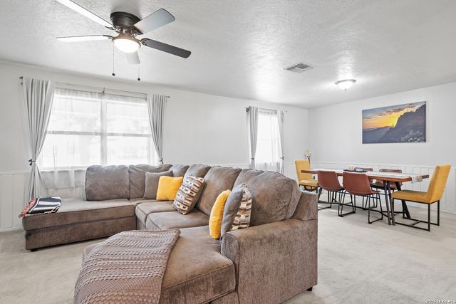 382 Windsong Lane, Fredericksburg, TX 78624