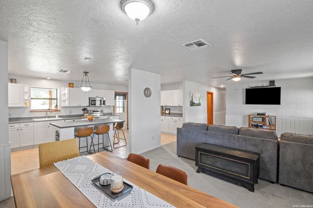 382 Windsong Lane, Fredericksburg, TX 78624