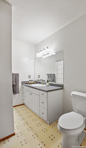 382 Windsong Lane, Fredericksburg, TX 78624