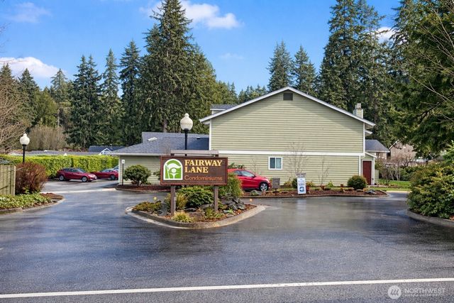 3935 NW Fairway Lane, Bremerton, WA 98312