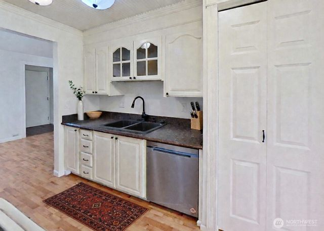 3935 NW Fairway Lane, Bremerton, WA 98312