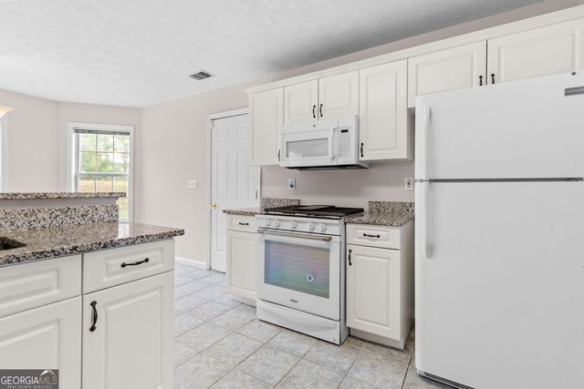 3854 Wheaton Court, Snellville, GA 30039