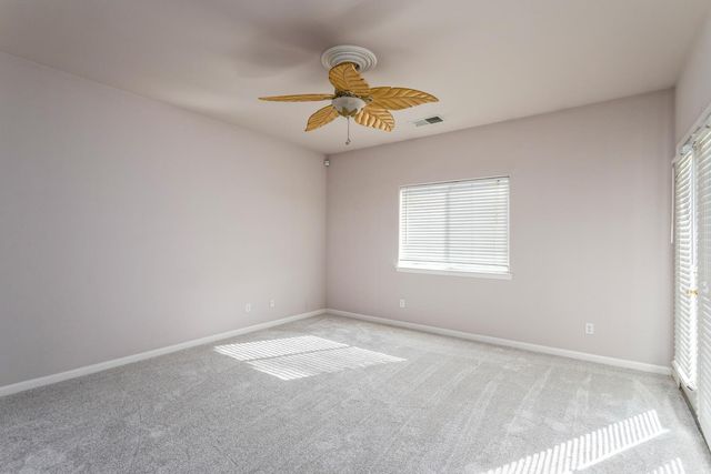 586 W Lindquist Street, Kingsburg, CA 93631