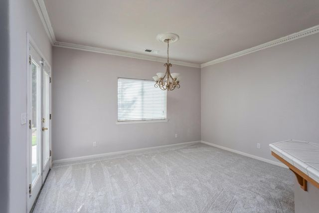 586 W Lindquist Street, Kingsburg, CA 93631