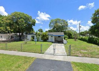 3750 NW 4th Ct, Lauderhill, FL 33311