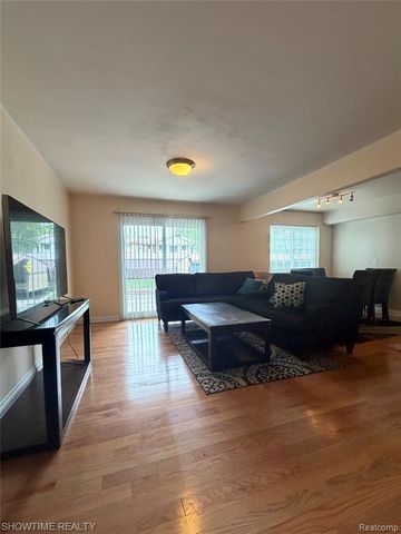 29117 Hayes Road 3, Warren, MI 48088