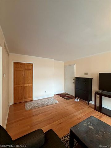 29117 Hayes Road 3, Warren, MI 48088