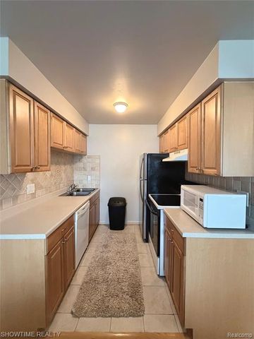 29117 Hayes Road 3, Warren, MI 48088