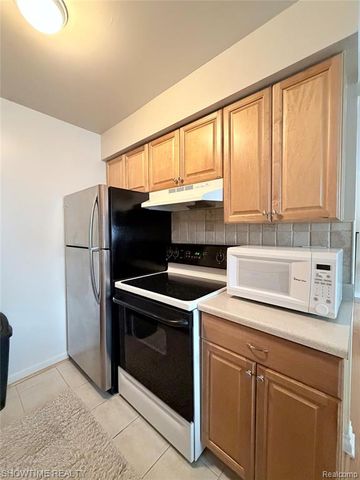 29117 Hayes Road 3, Warren, MI 48088