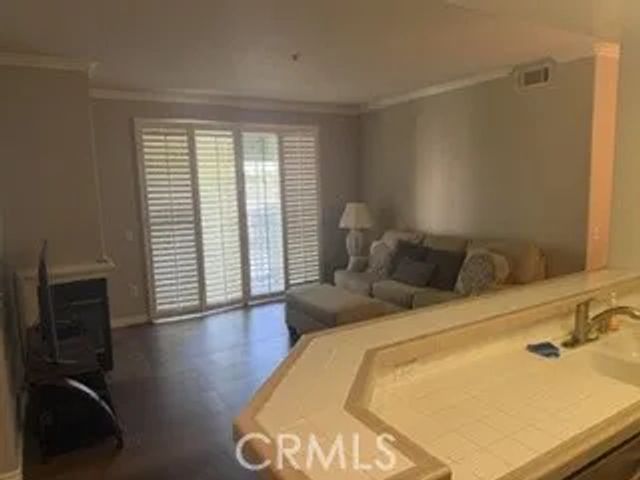 17809 Halsted, Northridge, CA 91325