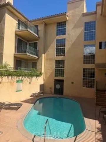 17809 Halsted, Northridge, CA 91325
