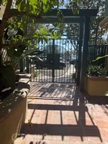 17809 Halsted, Northridge, CA 91325