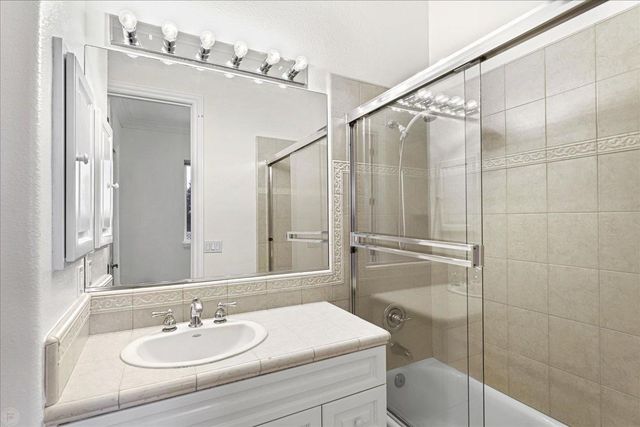 9624 Gray Fox Ct, Oakdale, CA 95361