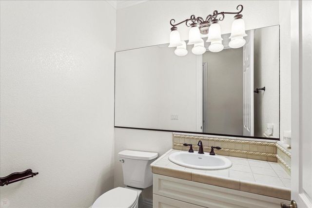 9624 Gray Fox Ct, Oakdale, CA 95361