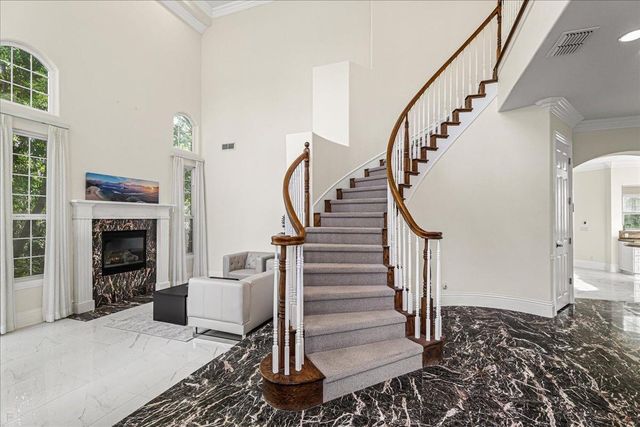 9624 Gray Fox Ct, Oakdale, CA 95361