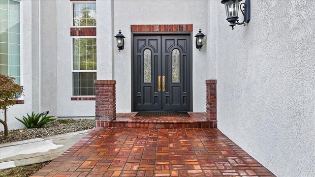 9624 Gray Fox Ct, Oakdale, CA 95361