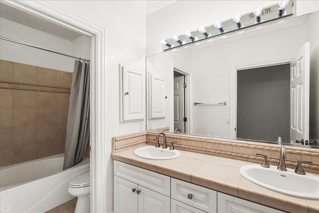 9624 Gray Fox Ct, Oakdale, CA 95361