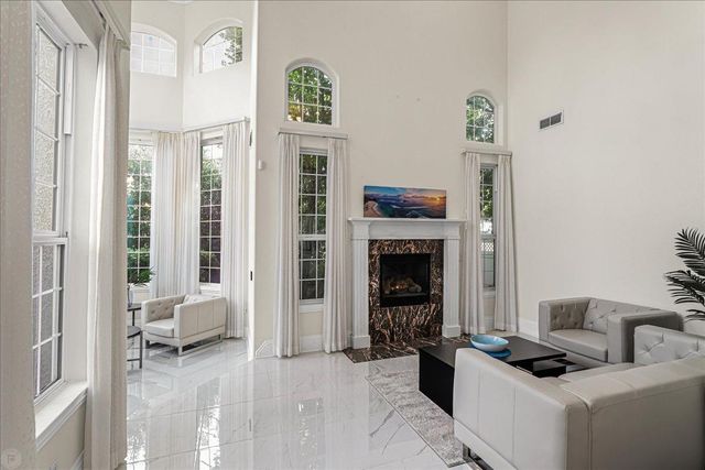 9624 Gray Fox Ct, Oakdale, CA 95361