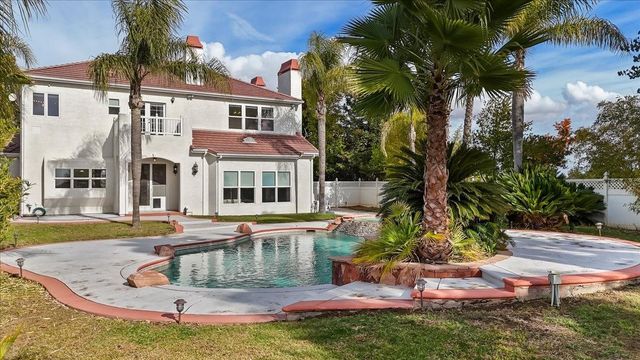 9624 Gray Fox Ct, Oakdale, CA 95361